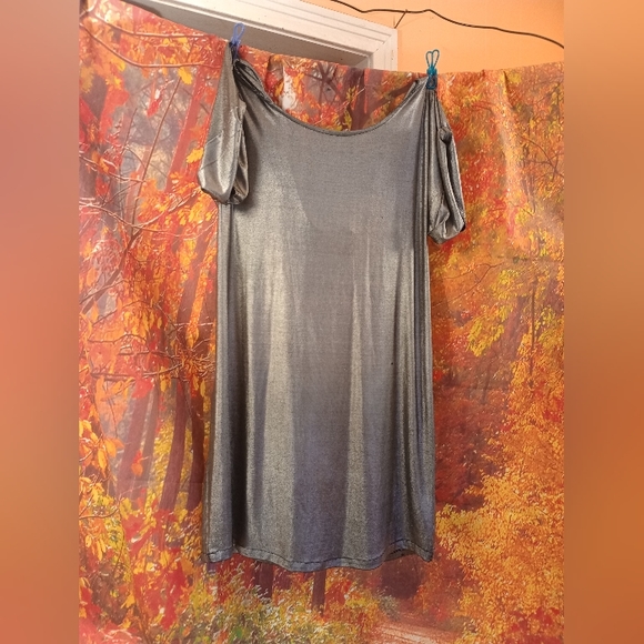 Top - Picture 2 of 2